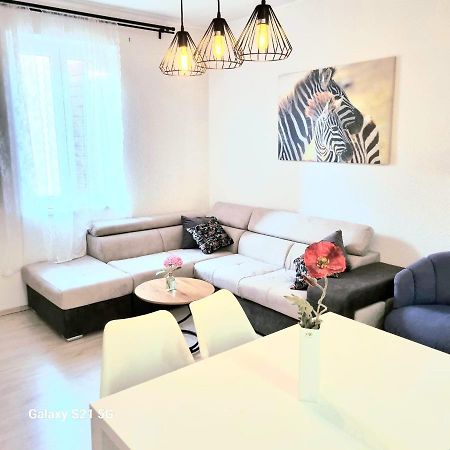 Sara Apartment Podstrana Bagian luar foto