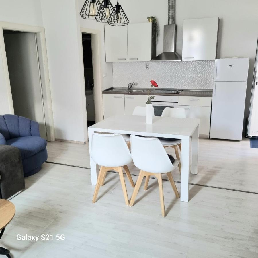 Sara Apartment Podstrana Bagian luar foto
