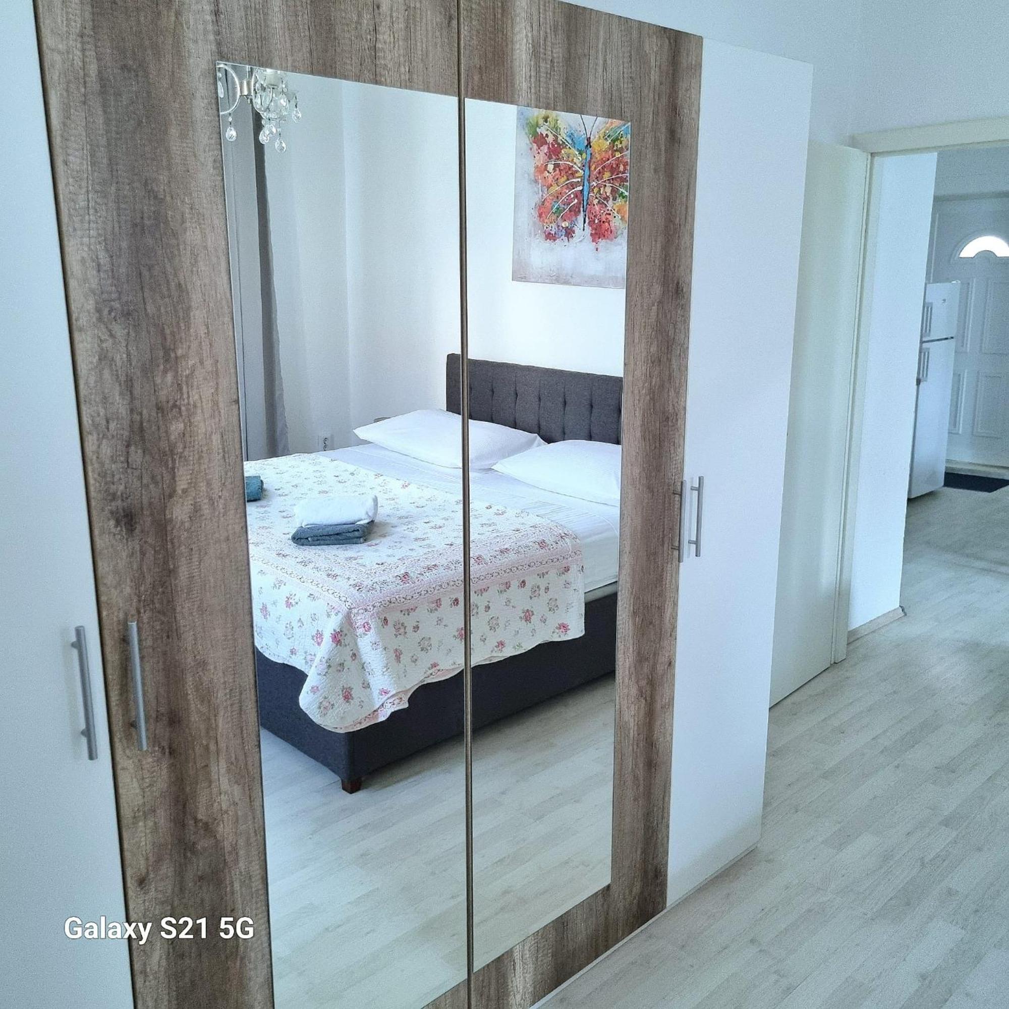 Sara Apartment Podstrana Bagian luar foto