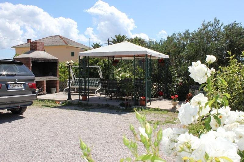 Sara Apartment Podstrana Bagian luar foto